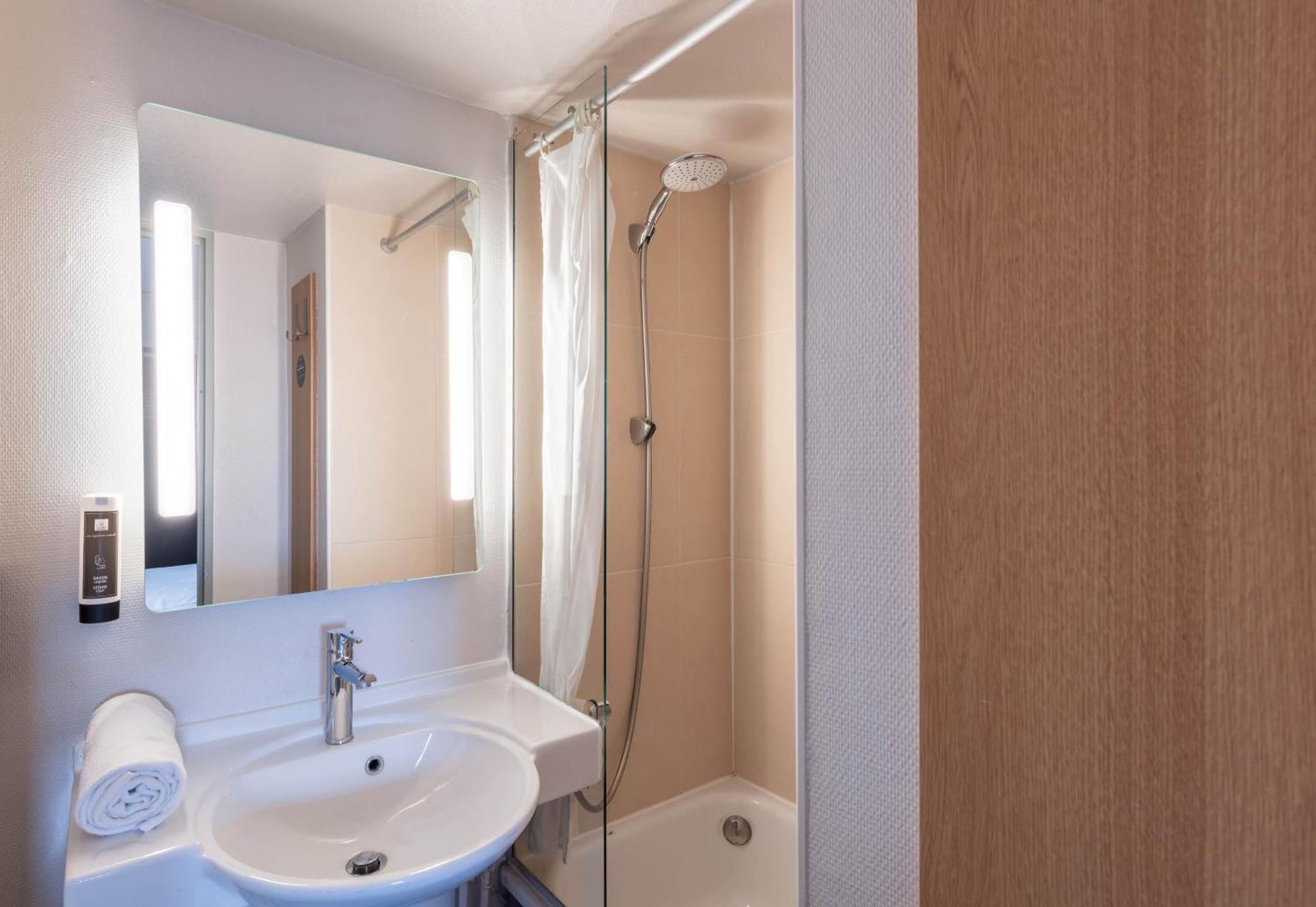 B&B Hotel Lille Seclin Unexpo Eksteriør bilde